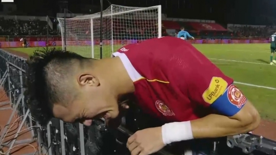 Pha bỏ lỡ cơ hội mười mươi khiến Tiến Linh kéo dài chuỗi trận "tịt ngòi"